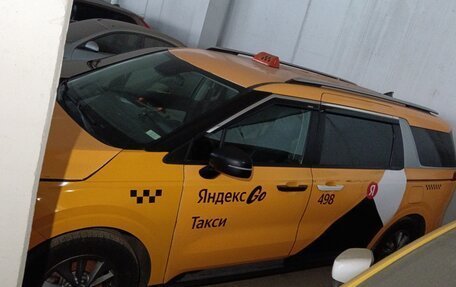 KIA Carnival III, 2021 год, 2 200 000 рублей, 3 фотография