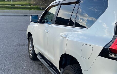 Toyota Land Cruiser Prado 150 рестайлинг 2, 2020 год, 7 200 000 рублей, 5 фотография