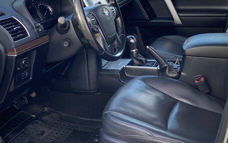 Toyota Land Cruiser Prado 150 рестайлинг 2, 2020 год, 7 200 000 рублей, 6 фотография