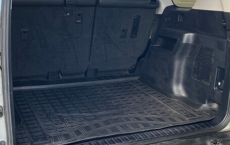 Toyota Land Cruiser Prado 150 рестайлинг 2, 2020 год, 7 200 000 рублей, 9 фотография