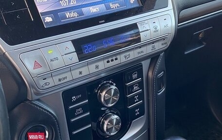 Toyota Land Cruiser Prado 150 рестайлинг 2, 2020 год, 7 200 000 рублей, 7 фотография