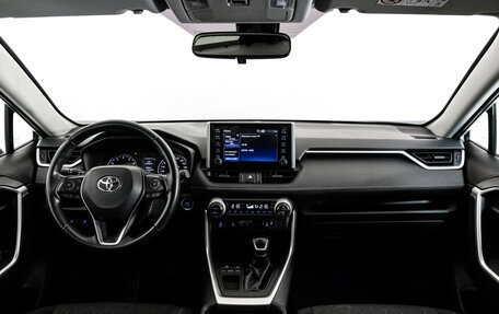 Toyota RAV4, 2020 год, 2 999 000 рублей, 13 фотография