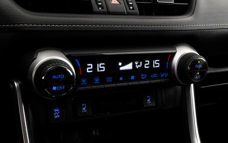 Toyota RAV4, 2020 год, 2 999 000 рублей, 19 фотография