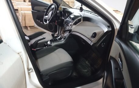 Chevrolet Cruze II, 2014 год, 700 000 рублей, 6 фотография