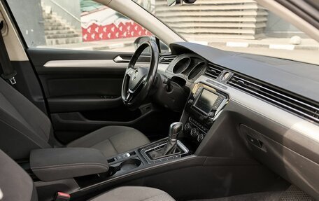 Volkswagen Passat B8 рестайлинг, 2017 год, 1 415 000 рублей, 6 фотография