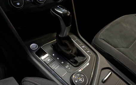 Volkswagen Tiguan II, 2020 год, 3 300 000 рублей, 28 фотография