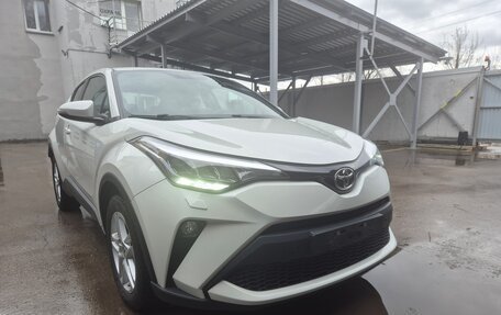 Toyota C-HR I рестайлинг, 2021 год, 2 730 000 рублей, 4 фотография