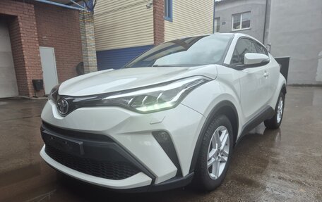 Toyota C-HR I рестайлинг, 2021 год, 2 730 000 рублей, 3 фотография