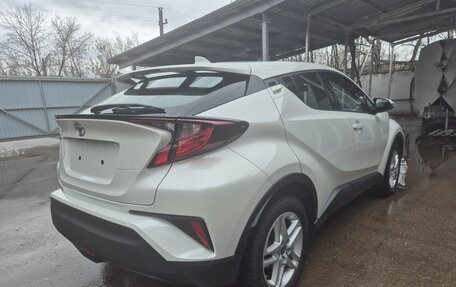 Toyota C-HR I рестайлинг, 2021 год, 2 730 000 рублей, 8 фотография