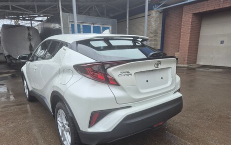 Toyota C-HR I рестайлинг, 2021 год, 2 730 000 рублей, 10 фотография