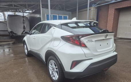 Toyota C-HR I рестайлинг, 2021 год, 2 730 000 рублей, 11 фотография