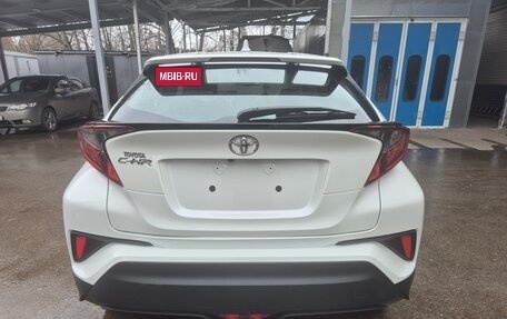 Toyota C-HR I рестайлинг, 2021 год, 2 730 000 рублей, 9 фотография