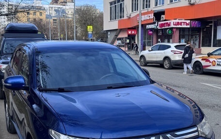 Mitsubishi Outlander III рестайлинг 3, 2014 год, 1 650 000 рублей, 1 фотография