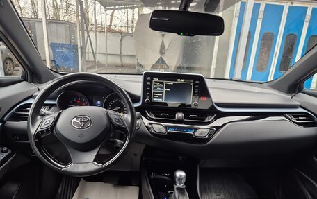 Toyota C-HR I рестайлинг, 2021 год, 2 730 000 рублей, 20 фотография