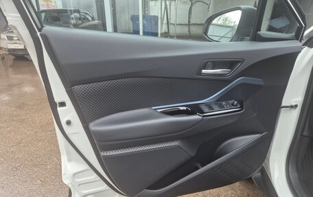 Toyota C-HR I рестайлинг, 2021 год, 2 730 000 рублей, 22 фотография