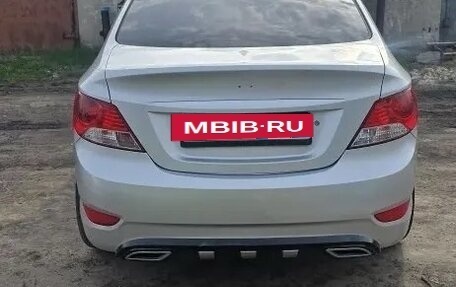 Hyundai Solaris II рестайлинг, 2013 год, 850 000 рублей, 4 фотография