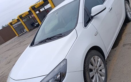 Opel Astra J, 2013 год, 650 000 рублей, 2 фотография