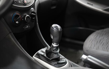 Hyundai Solaris II рестайлинг, 2015 год, 757 000 рублей, 19 фотография