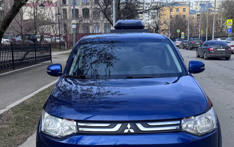Mitsubishi Outlander III рестайлинг 3, 2014 год, 1 650 000 рублей, 2 фотография