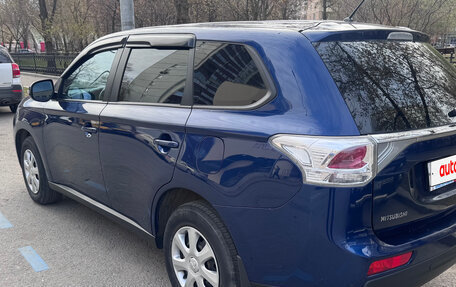 Mitsubishi Outlander III рестайлинг 3, 2014 год, 1 650 000 рублей, 5 фотография