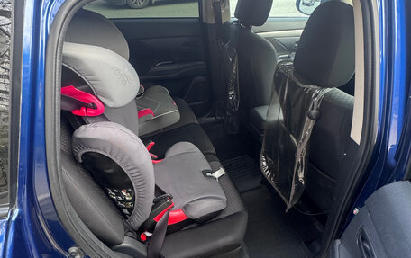 Mitsubishi Outlander III рестайлинг 3, 2014 год, 1 650 000 рублей, 9 фотография