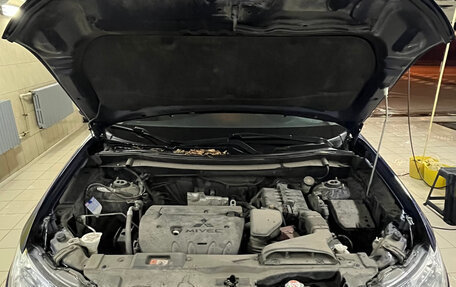 Mitsubishi Outlander III рестайлинг 3, 2014 год, 1 650 000 рублей, 15 фотография