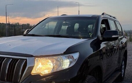 Toyota Land Cruiser Prado 150 рестайлинг 2, 2021 год, 7 150 000 рублей, 3 фотография