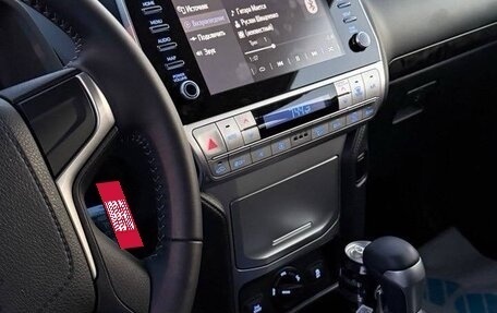 Toyota Land Cruiser Prado 150 рестайлинг 2, 2021 год, 7 150 000 рублей, 7 фотография