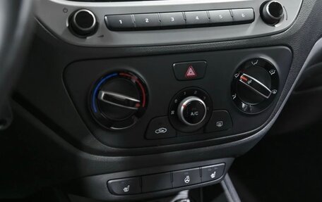 Hyundai Solaris II рестайлинг, 2017 год, 1 000 000 рублей, 8 фотография