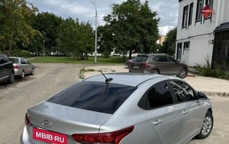 Hyundai Solaris II рестайлинг, 2017 год, 1 000 000 рублей, 2 фотография