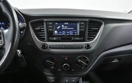 Hyundai Solaris II рестайлинг, 2017 год, 1 000 000 рублей, 9 фотография