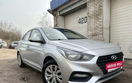 Hyundai Solaris II рестайлинг, 2017 год, 1 000 000 рублей, 5 фотография