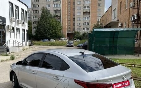 Hyundai Solaris II рестайлинг, 2017 год, 1 000 000 рублей, 3 фотография