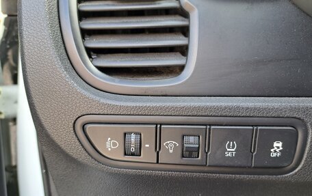 KIA Rio IV, 2019 год, 633 000 рублей, 40 фотография