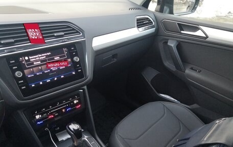 Volkswagen Tiguan II, 2021 год, 2 870 000 рублей, 2 фотография