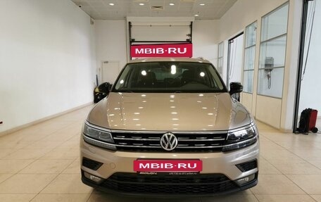 Volkswagen Tiguan II, 2019 год, 2 247 000 рублей, 7 фотография