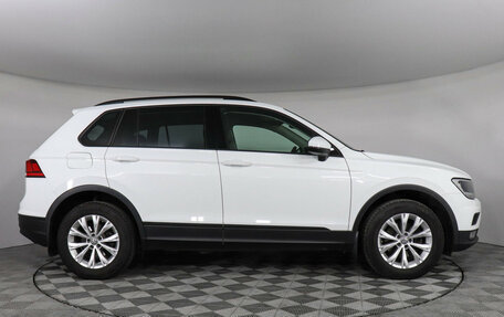 Volkswagen Tiguan II, 2018 год, 2 197 000 рублей, 4 фотография