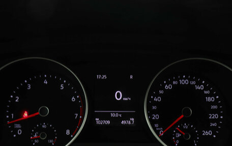 Volkswagen Tiguan II, 2018 год, 2 197 000 рублей, 10 фотография