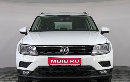 Volkswagen Tiguan II, 2018 год, 2 197 000 рублей, 2 фотография