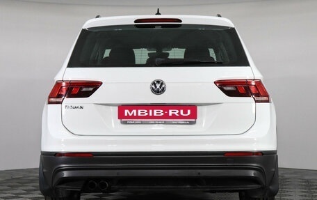 Volkswagen Tiguan II, 2018 год, 2 197 000 рублей, 6 фотография