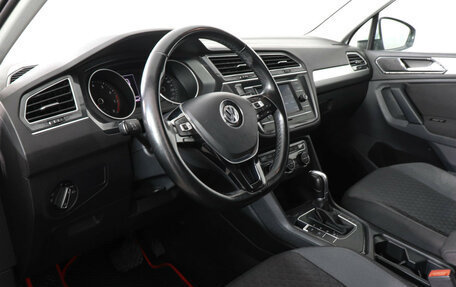 Volkswagen Tiguan II, 2018 год, 2 197 000 рублей, 14 фотография