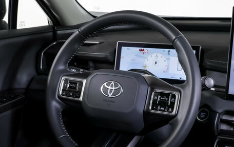 Toyota RAV4, 2025 год, 4 660 000 рублей, 14 фотография