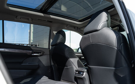 Toyota Highlander, 2025 год, 5 890 000 рублей, 15 фотография