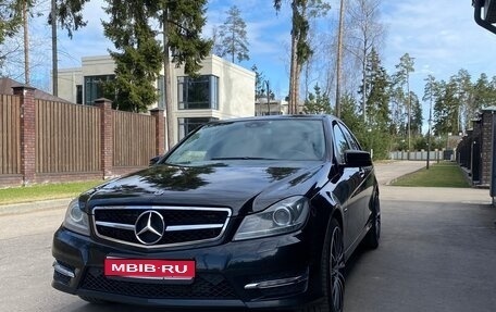 Mercedes-Benz C-Класс, 2012 год, 1 500 000 рублей, 1 фотография