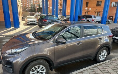 KIA Sportage IV рестайлинг, 2020 год, 2 900 000 рублей, 10 фотография