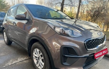 KIA Sportage IV рестайлинг, 2020 год, 2 900 000 рублей, 3 фотография