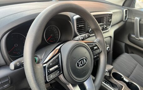 KIA Sportage IV рестайлинг, 2020 год, 2 900 000 рублей, 20 фотография