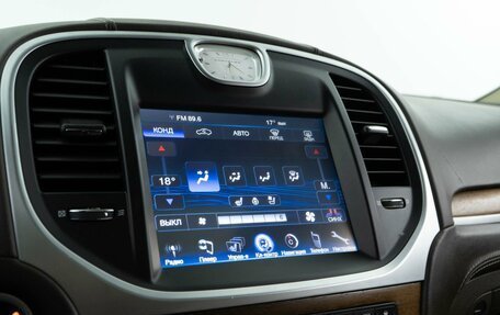 Chrysler 300C II, 2012 год, 1 899 050 рублей, 19 фотография