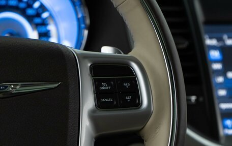 Chrysler 300C II, 2012 год, 1 899 050 рублей, 16 фотография