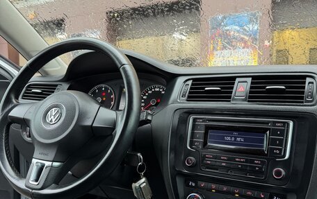 Volkswagen Jetta VI, 2014 год, 900 000 рублей, 11 фотография